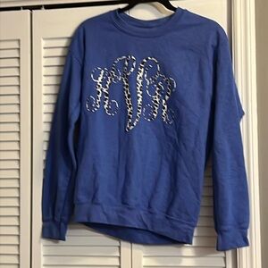 Sweatshirt with animal print initials. KVR.
